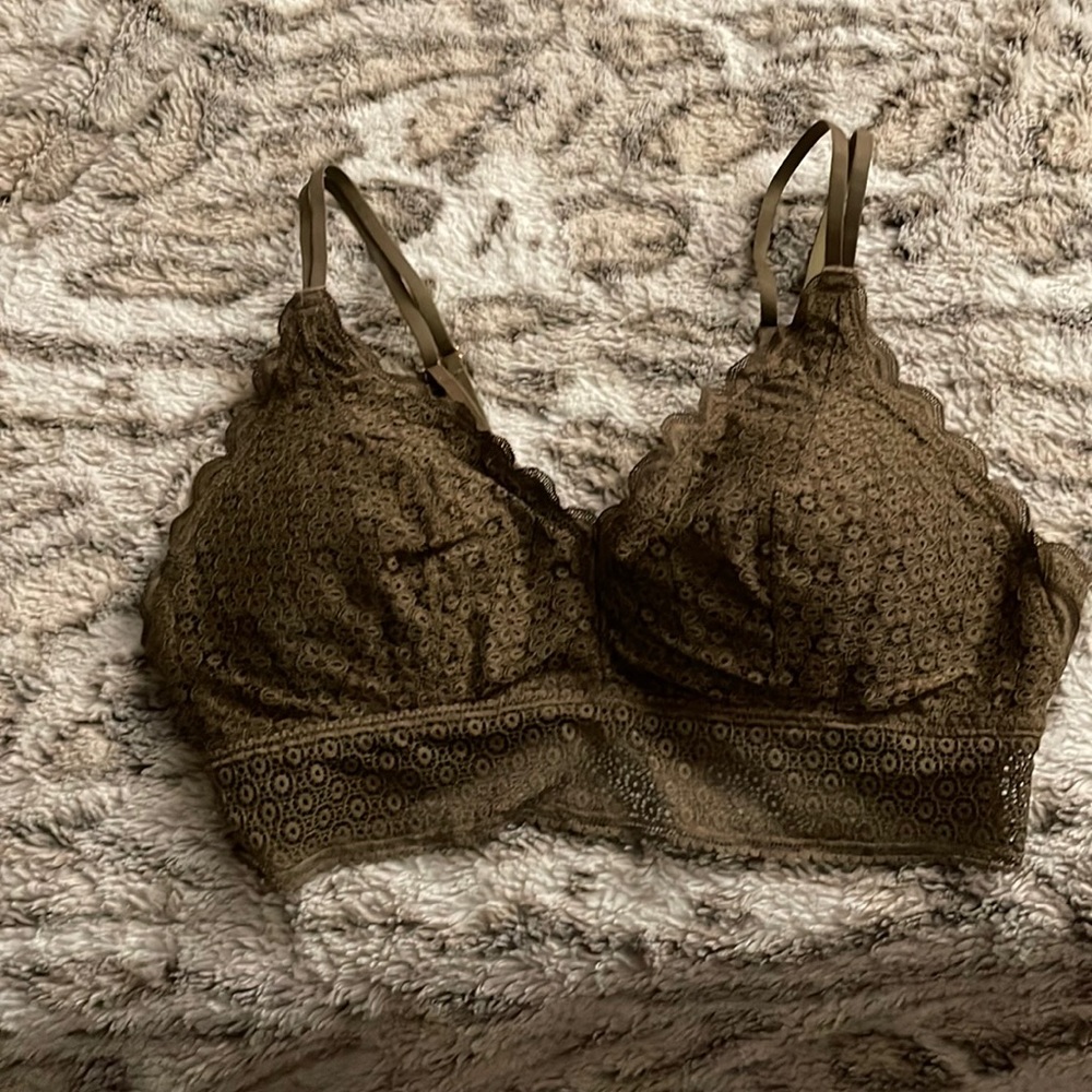 Beautiful brand new green bra with tag !